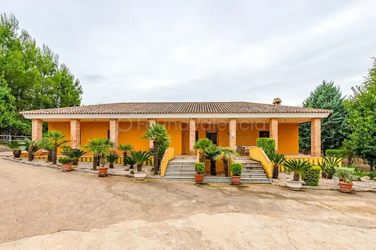 Landhuis gebouwd in 2005 te koop in Navarrés Valencia