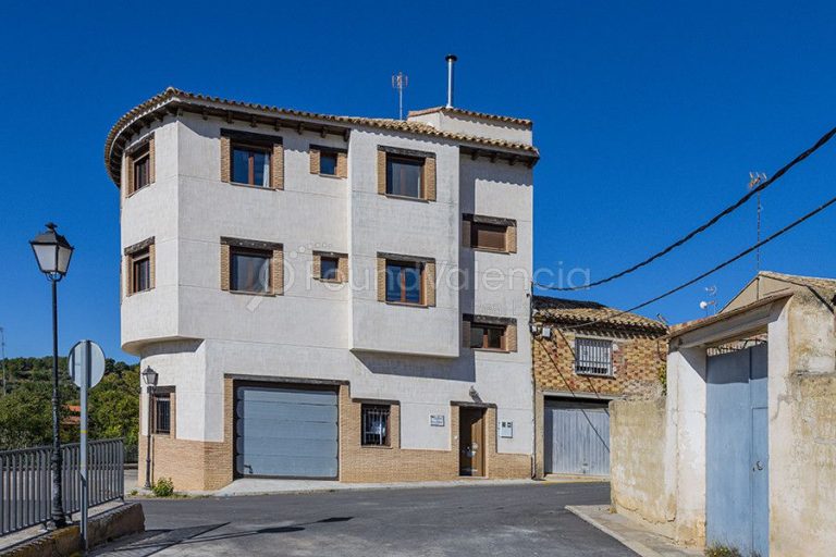 Casa rural en Venta del Moro, Valencia-nl