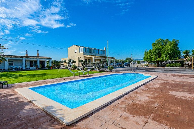 Boerderij op 5 minuten van het strand te koop in Valencia