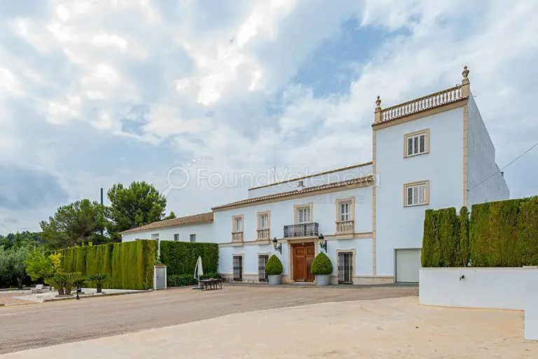 Historic farmhouse in Chiva, Valencia