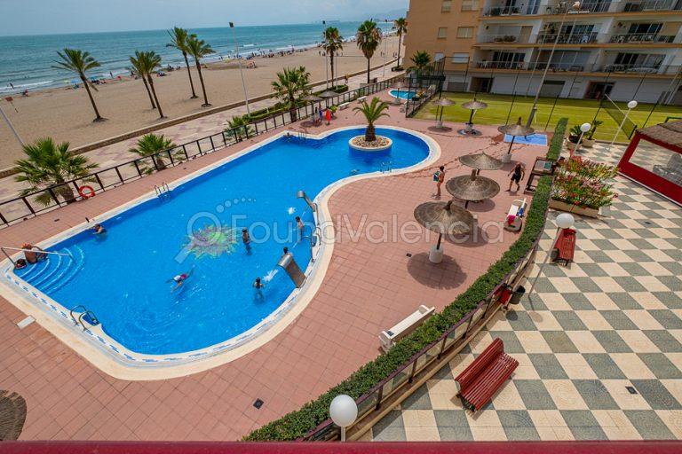 Spectaculair appartement van ongeveer 260 m2 aan het strand, in een van de beste wooncomplexen in Cullera