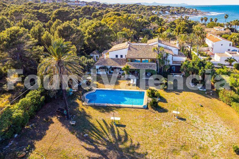 Prachtige woning te koop in Denia.