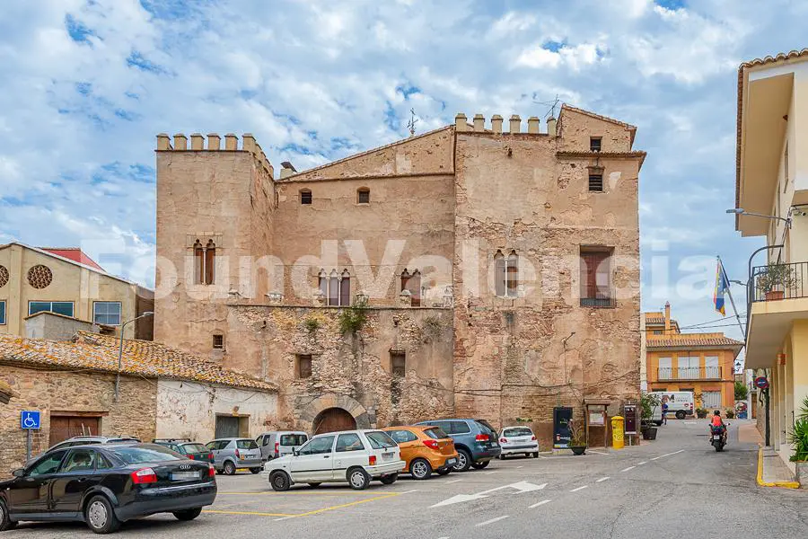 Kasteelpaleis van Albalat de Taronchers: Historische en Architectonische Schat in Valencia