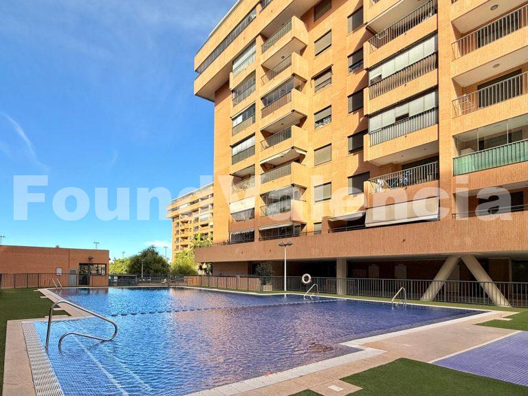 Ruim Begane Grond Appartement in La Patacona met Garage en Terrassen