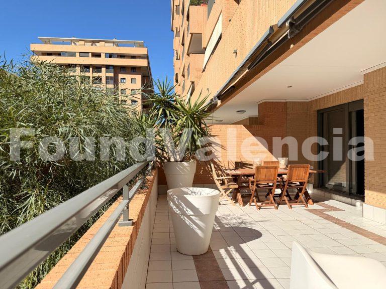 Ruim Begane Grond Appartement in La Patacona met Garage en Terrassen