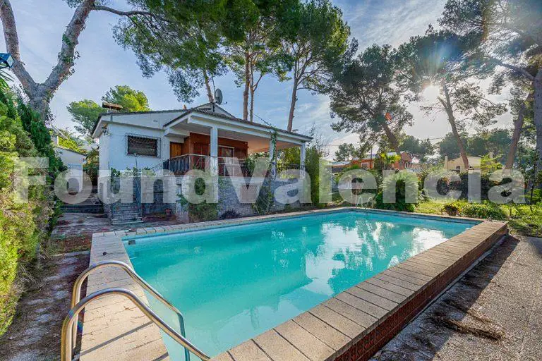 Chalet om te Renoveren in La Eliana