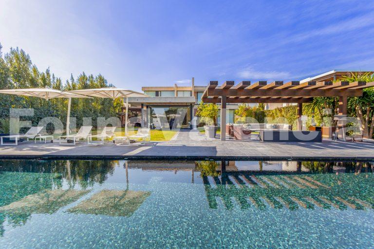 EXCLUSIEVE DESIGN VILLA AAN DE GOLFBAAN. VALENCIA.