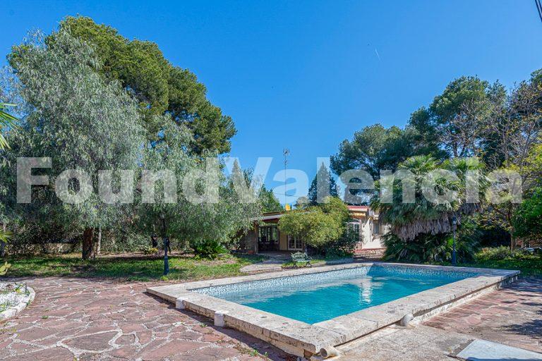 Grote Kans in La Cañada – Hoekkavel van Meer dan 1.400 m²