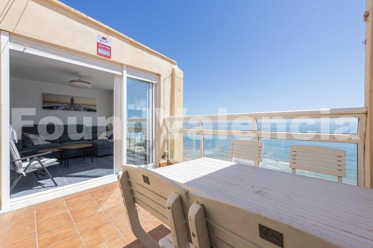 Penthouse met Terras en Zeezicht in El Perellonet, Valencia