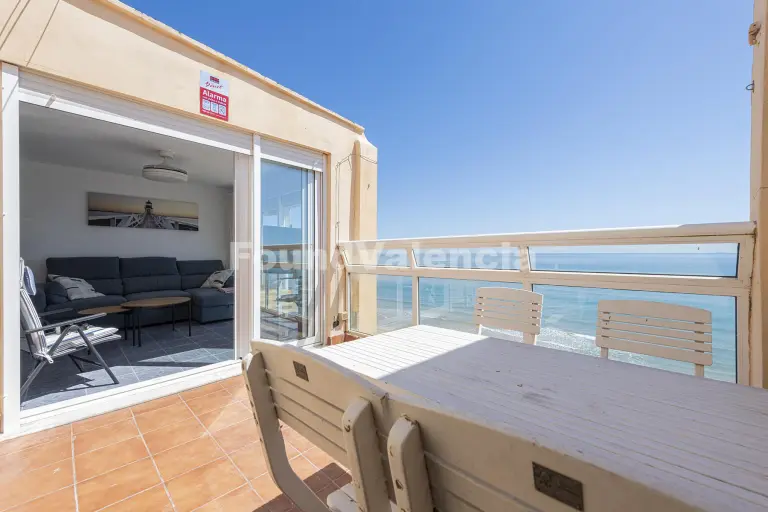Penthouse met Terras en Zeezicht in El Perellonet, Valencia