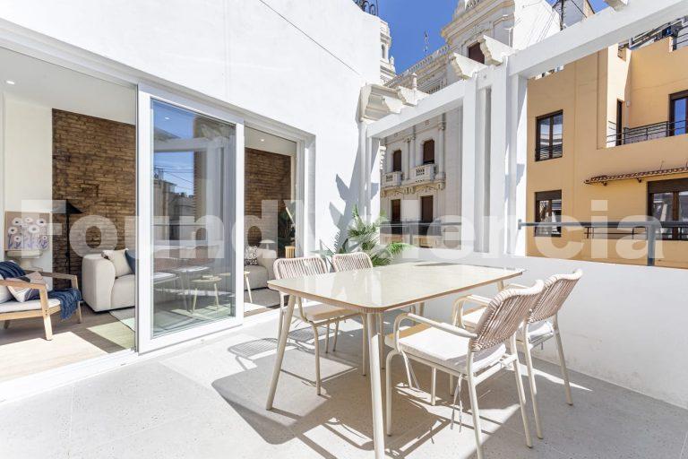 Spectaculair penthouse met terras naast het Stadhuisplein van Valencia