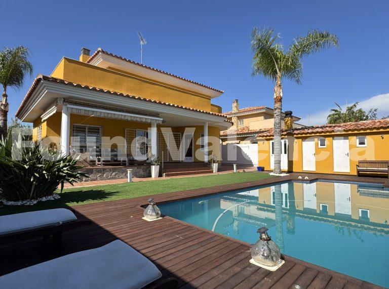 Vrijstaande Villa bij IALE en Metro — Comfort, Licht en Perfecte Locatie 1 Vrijstaande Villa bij IALE en Metro — Comfort, Licht en Perfecte Locatie