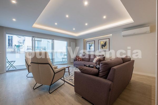 Prachtig Gerenoveerd Appartement in het Historisch Hart van Valencia