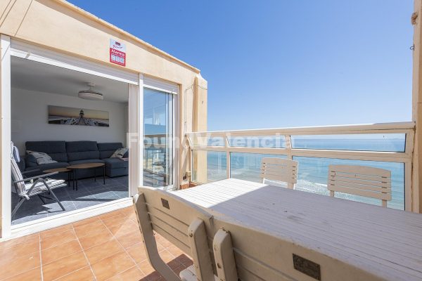 Penthouse met Terras en Zeezicht in El Perellonet, Valencia