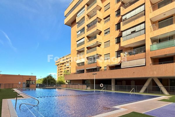 Ruim Begane Grond Appartement in La Patacona met Garage en Terrassen